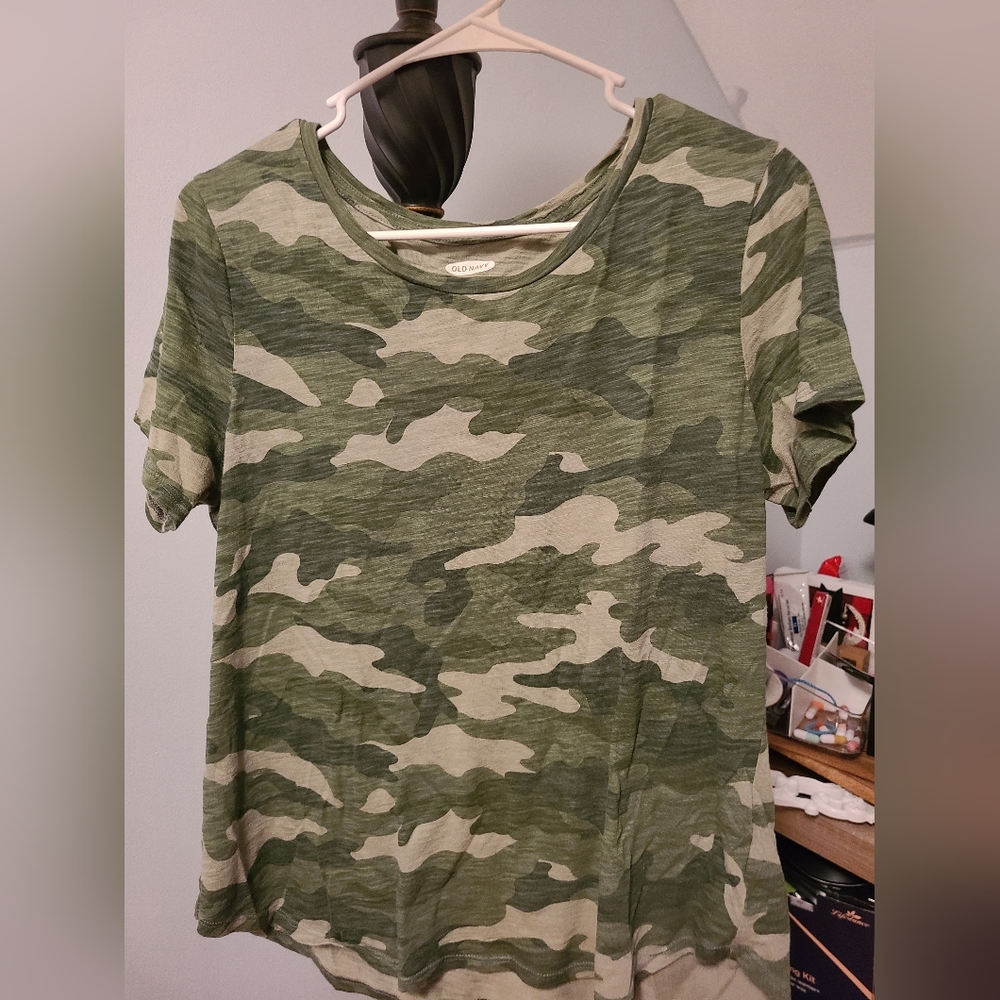 Short sleeved camo tee